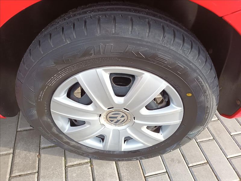 Volkswagen Polo 1,2 HTP,44KW,KLIMA,SERVISKA,ES - fotka 26 z 40