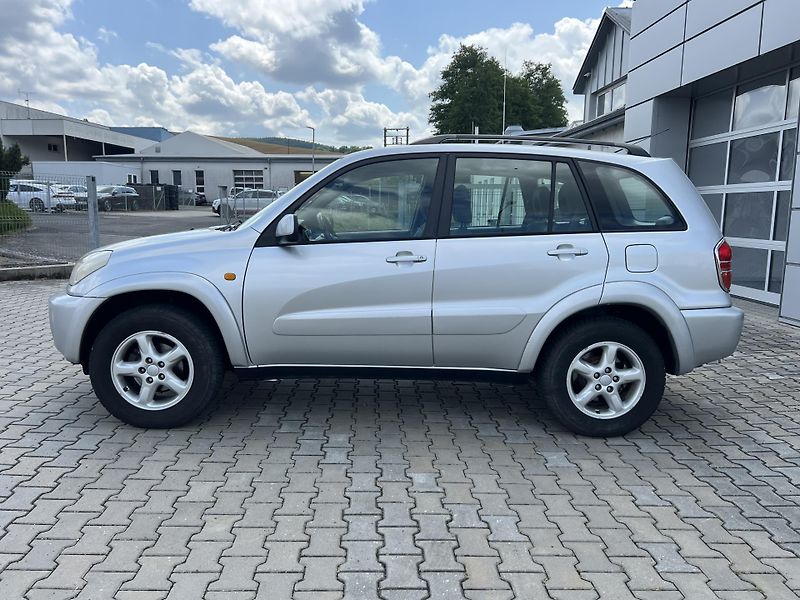 Toyota RAV4 (2001) - fotka 2 z 26