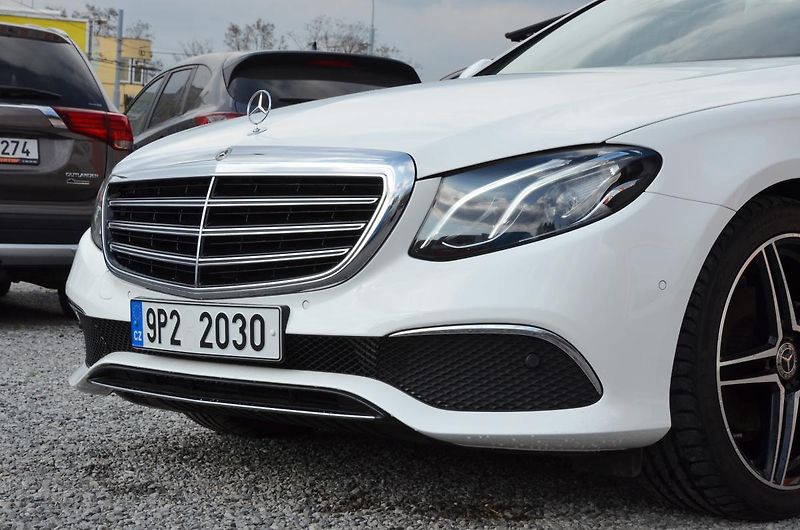 Mercedes-Benz Třídy E (2019) E 220d // REZERVOVÁNO // - fotka 9 z 46