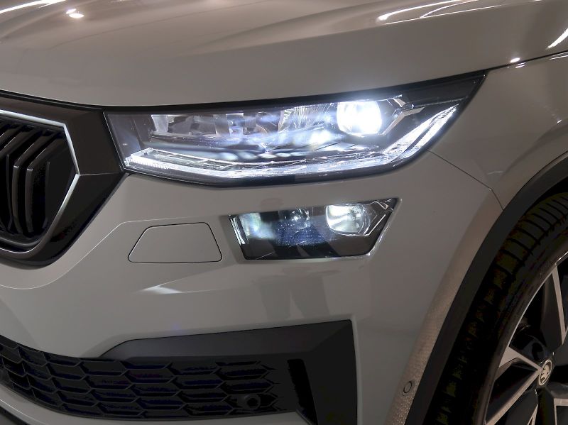 Škoda Kodiaq (2023) SPORTLINE 2.0TSI 140KW 4x4 DSG - fotka 10 z 44