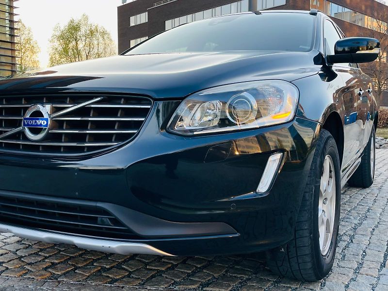 Volvo XC60 2.0D 5VÁLEC AUT TAŽNÉ VÝHŘEV - fotka 21 z 50