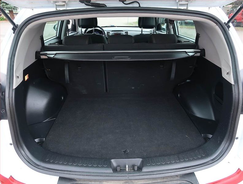 Kia Sportage (2011) 1.7 CRDi, Tempomat - fotka 13 z 18