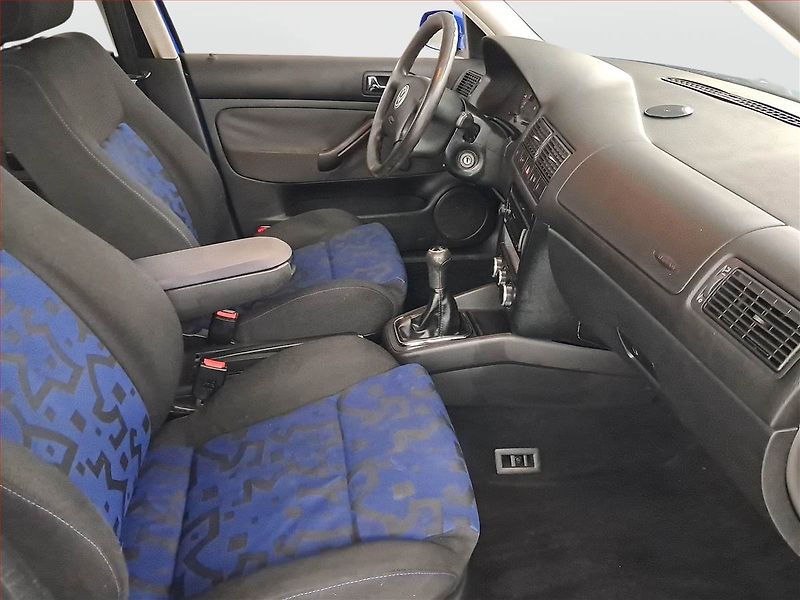 Volkswagen Golf (1998) 1.6, po STK, Klima - fotka 9 z 14