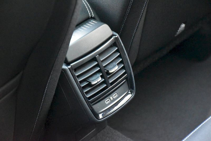 Škoda Kamiq (2026) Monte Carlo 1,0 TSI 85 kW 7-st - fotka 21 z 36