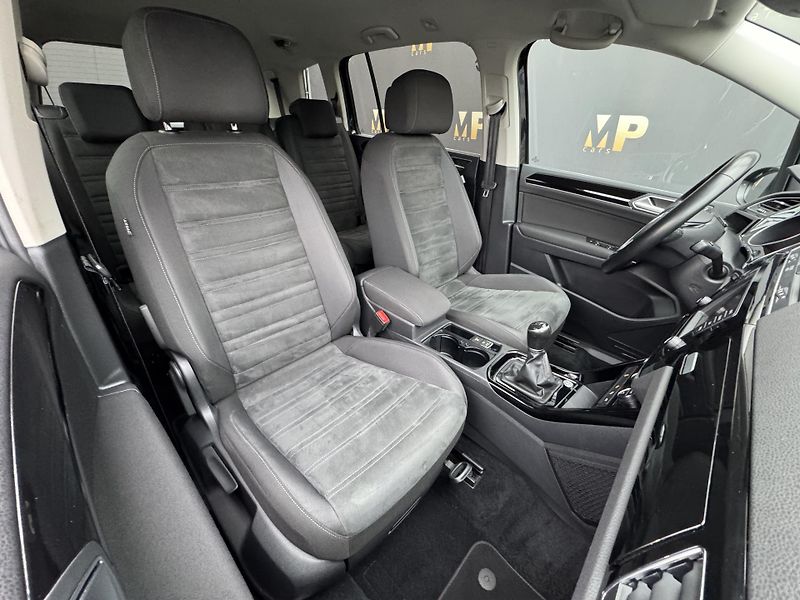 Volkswagen Touran (2017) 1.4TSi Highline 7míst RZV - fotka 20 z 48