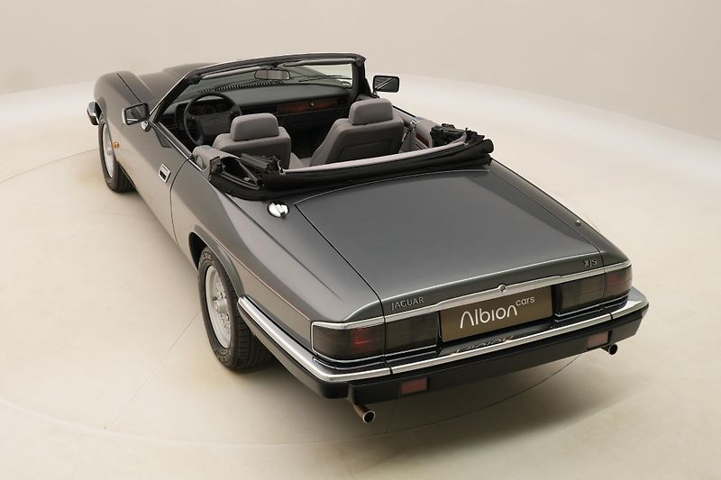 Jaguar XJS CONVERTIBLE 4.0 R6 AUT 1.maj - fotka 16 z 42