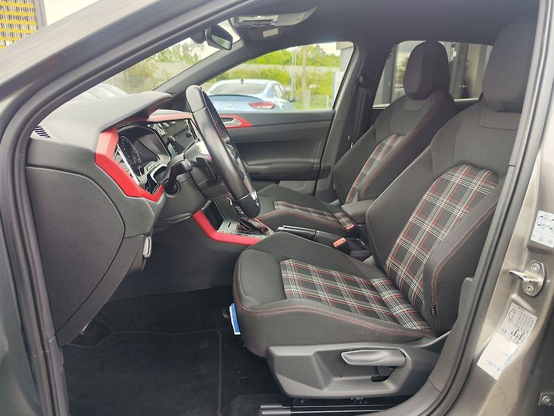 Volkswagen Polo 2.0 TSi/147kW GTI DSG - fotka 13 z 27