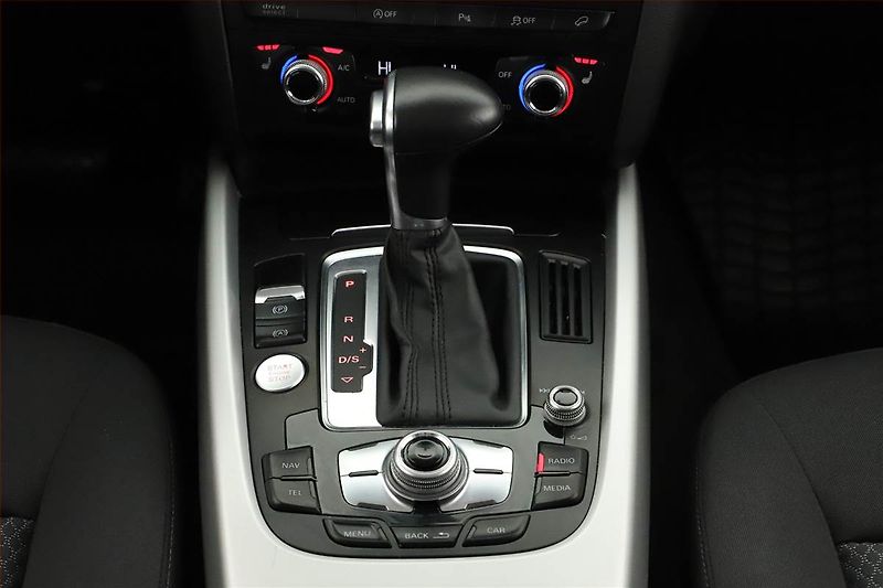 Audi Q5 (2016) S line 2.0 TDI, 4X4, Automat - fotka 15 z 19