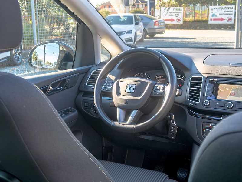Seat Alhambra (2012) 2.0TDI 103KW 7sed–ROZVODY/PANO - fotka 13 z 59