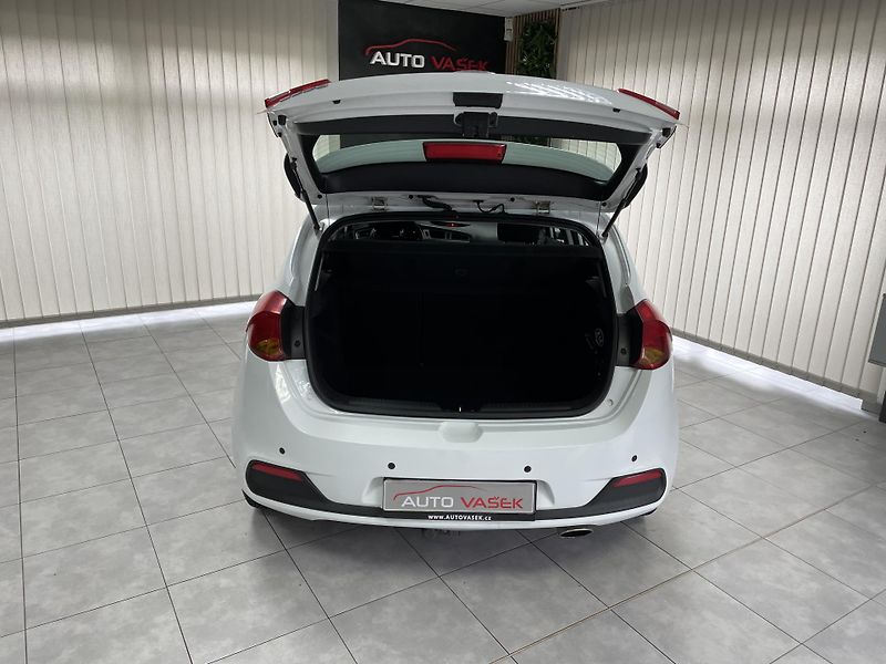Kia Ceed 1.4 i ČR 1.MAJ.REZERVACE  - fotka 24 z 24