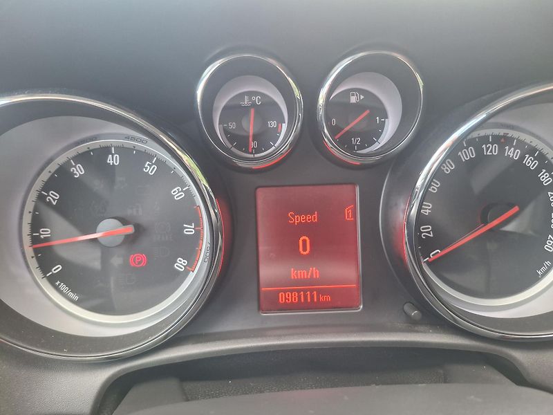 Opel Astra (2012) J ST 1,4 turbo 103 kW - fotka 19 z 20