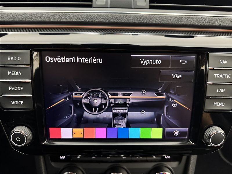 Škoda Superb 2,0 SPORTLINE 4X4 DSG 350HPAPR - fotka 23 z 55