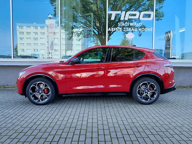 Alfa Romeo Stelvio (2025) Veloce 4x4 2,2 MTJ  210PS - fotka 6 z 34