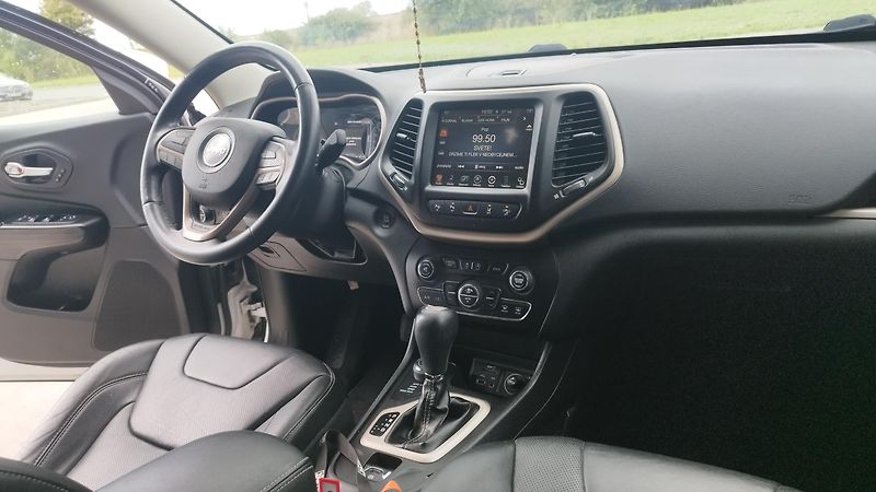 Jeep Cherokee 2.0JTD-volat-608 081 843 - fotka 19 z 19