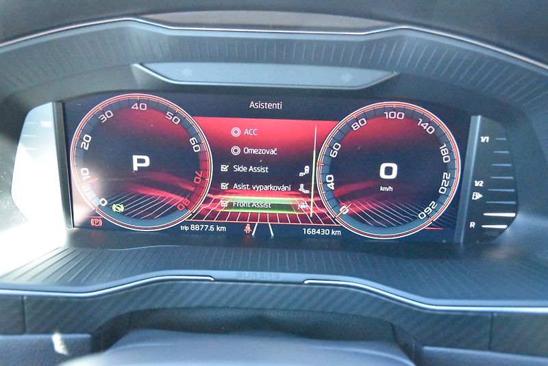 Škoda Superb (2023) Combi Sportline 1.5 TSI 110kW - fotka 16 z 35
