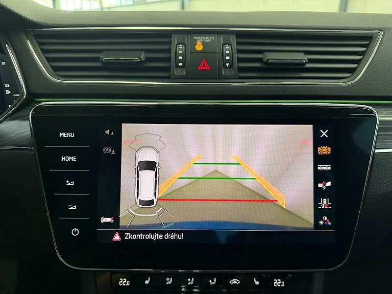 Škoda Superb 2.0 TDI DSG STYLE PLUS, DCC, A - fotka 15 z 33