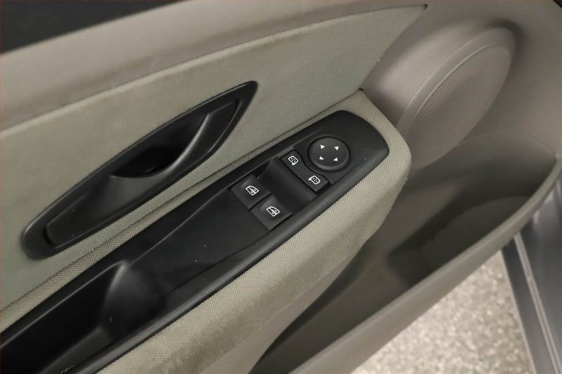 Renault Mégane (2011) 1.6 16V, nová STK - fotka 8 z 11