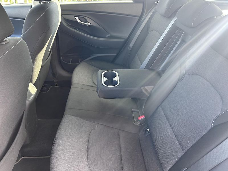 Hyundai i30 Kombi 1.6 CRDi - fotka 19 z 33