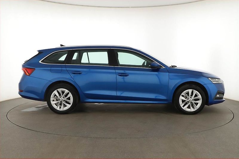 Škoda Octavia (2021) Style 2.0 TDI, Automat, ČR - fotka 6 z 21