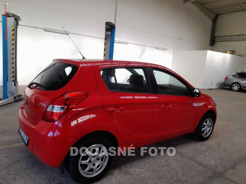 Hyundai i20 (2009) 1.2, ČR - fotka 2 z 3