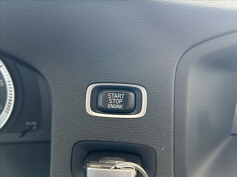 Volvo S60 1,6   D2,84kW - fotka 12 z 22