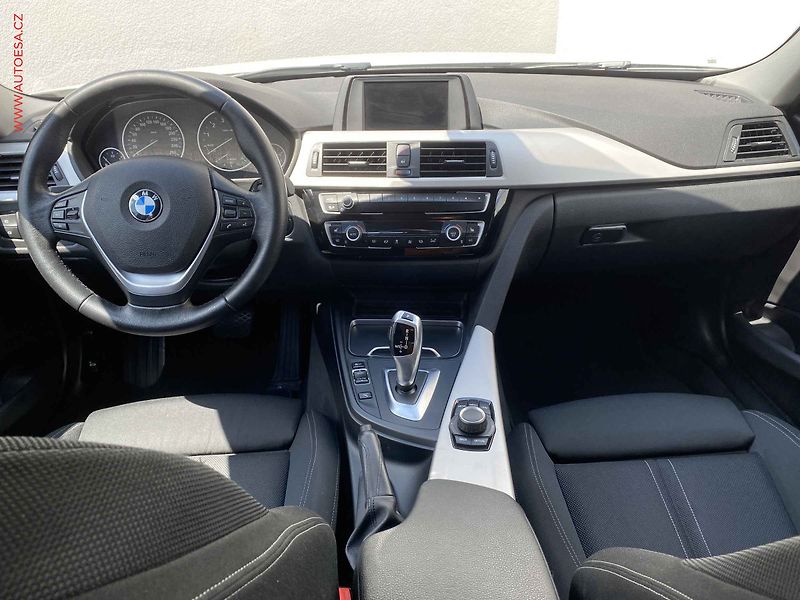 BMW Řada 3 (2018) 1.5i 318i, ČR, Advantage - fotka 8 z 18