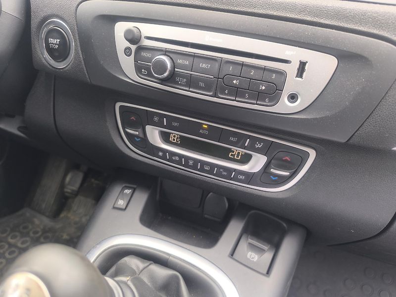 Renault Grand Scénic PĚKNÝ,TZ,SERVISKA,1.MAJ - fotka 9 z 20
