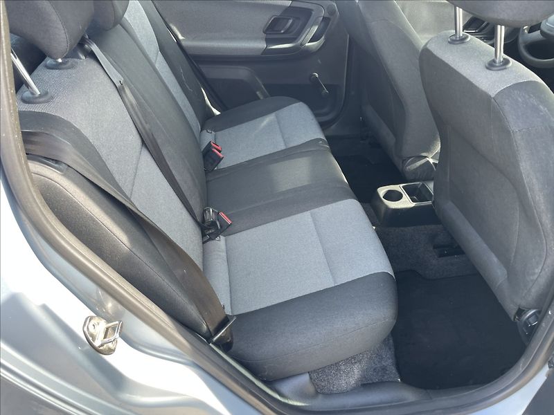 Škoda Fabia 1,4 i 16V 63kw Klima ESP po ST - fotka 11 z 24