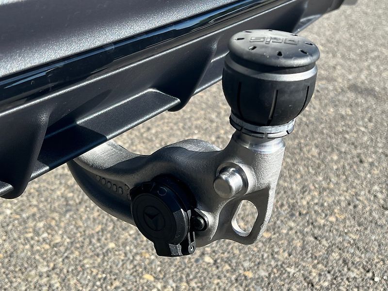 Mercedes-Benz Třídy E (2025) 300 de 4MATIC kombi s EQ - fotka 15 z 35