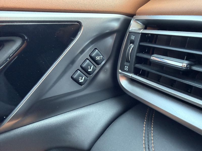 Subaru Outback 2.5 Touring Lineatronic - fotka 30 z 38