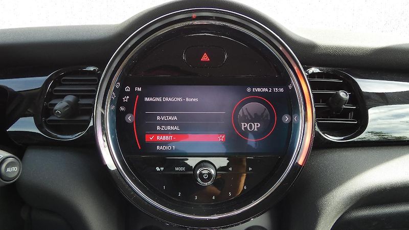 Mini Cooper 1.5T  5dv - fotka 14 z 22