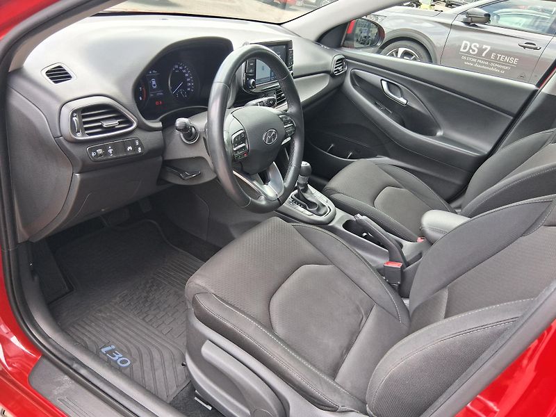 Hyundai i30 STYLE NAVI 1.4 T-GDi 103 kW - fotka 10 z 30