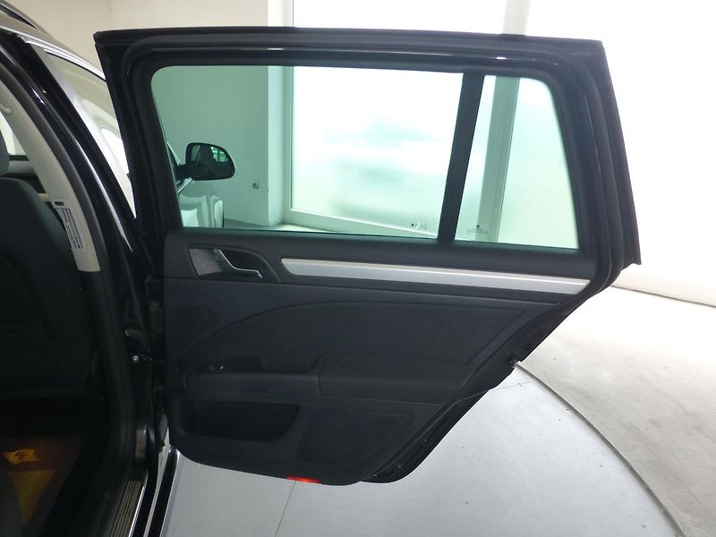 Škoda Superb (2013) 2,0TDI*VYHŘ.S*PARK.S**NAVIGACE - fotka 24 z 28