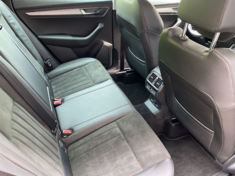Škoda Karoq (2023) 2.0 TDI 4x4 DSG Style Plus - fotka 11 z 35