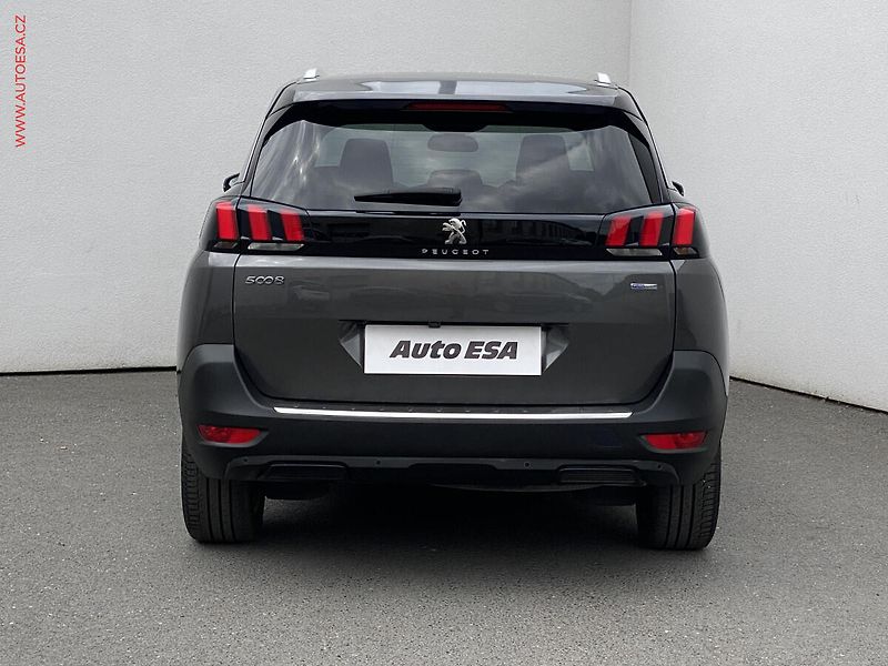 Peugeot 5008 (2017) 1.2 PT 7míst, Allure, LED - fotka 5 z 20