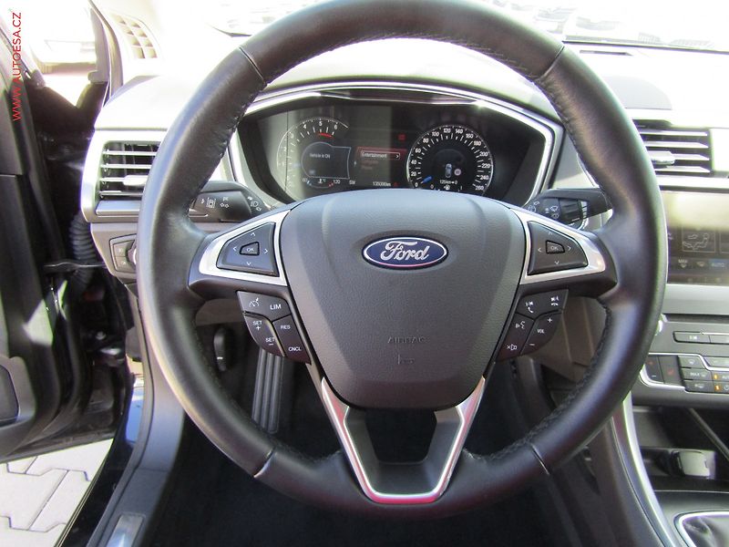Ford Mondeo (2015) 2.0 TDCi, Titanium, LED, navi - fotka 13 z 26