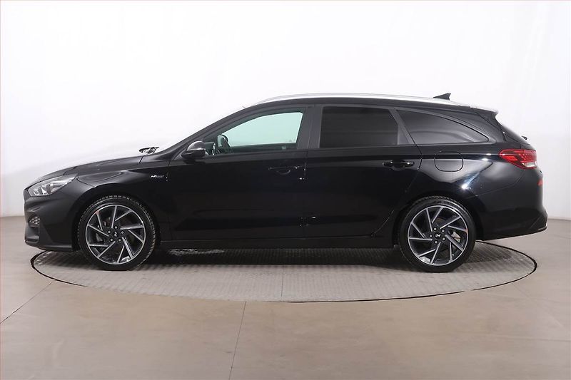 Hyundai i30 (2022) N-Line 1.5 T-GDI MHEV - fotka 3 z 21