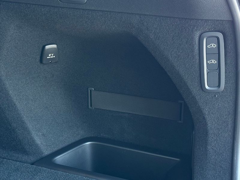 Volvo XC90 PLUS T8 360°, VENTILACE, 335kW - fotka 16 z 23