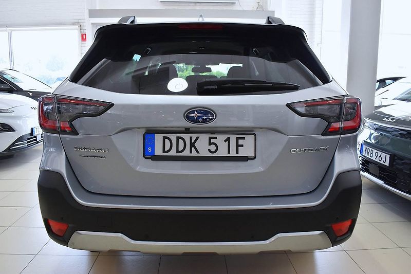 Subaru Outback 2.5i 4WD Active - fotka 4 z 21