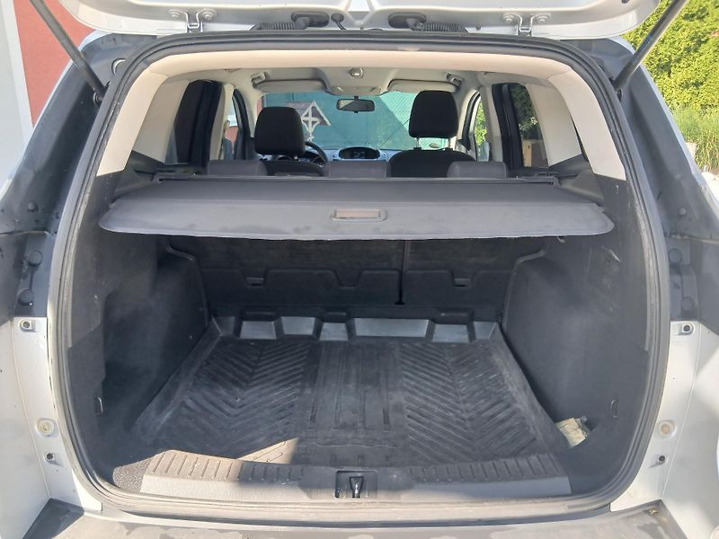 Ford Kuga 1.6i - fotka 12 z 36