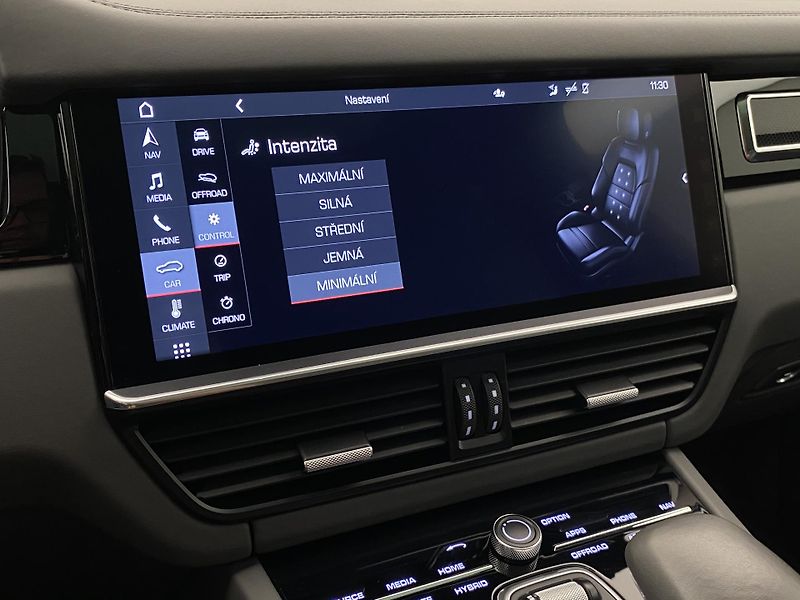 Porsche Cayenne E-HYBRID 250kW AWD AUT CZ - fotka 52 z 111