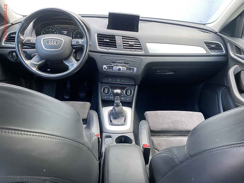 Audi Q3 (2017) 1.4 TFSi, Bixen, kůže, navi - fotka 8 z 20
