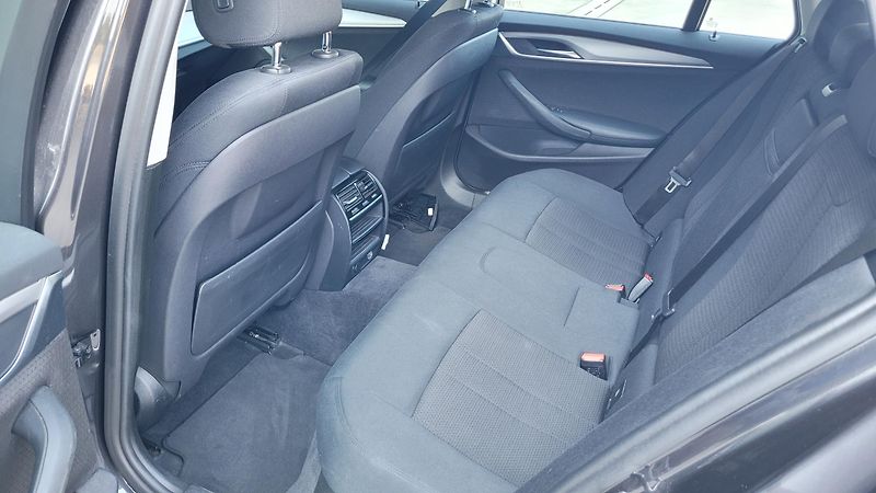 BMW Řada 5 520D manuál - fotka 16 z 25