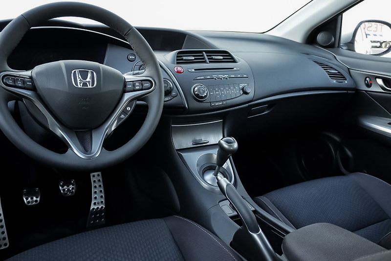 Honda Civic 1.4 i-Vtec ELEGANCE - fotka 16 z 21