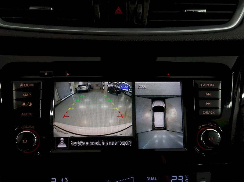Nissan Qashqai (2021) 1.3DiG-T 103KW TAŽNÉ 360*CAMER - fotka 19 z 33
