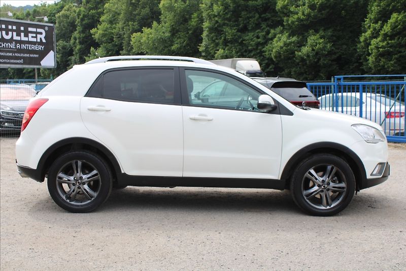 SsangYong Korando 2,0 D20T  AUTOMAT,4x4,TAŽNÉ - fotka 4 z 27