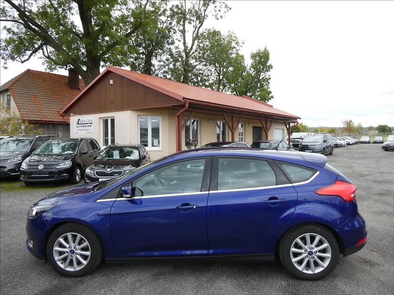 Ford Focus 1,5 110kW 1.MAJITEL, SERVISKA - fotka 6 z 48