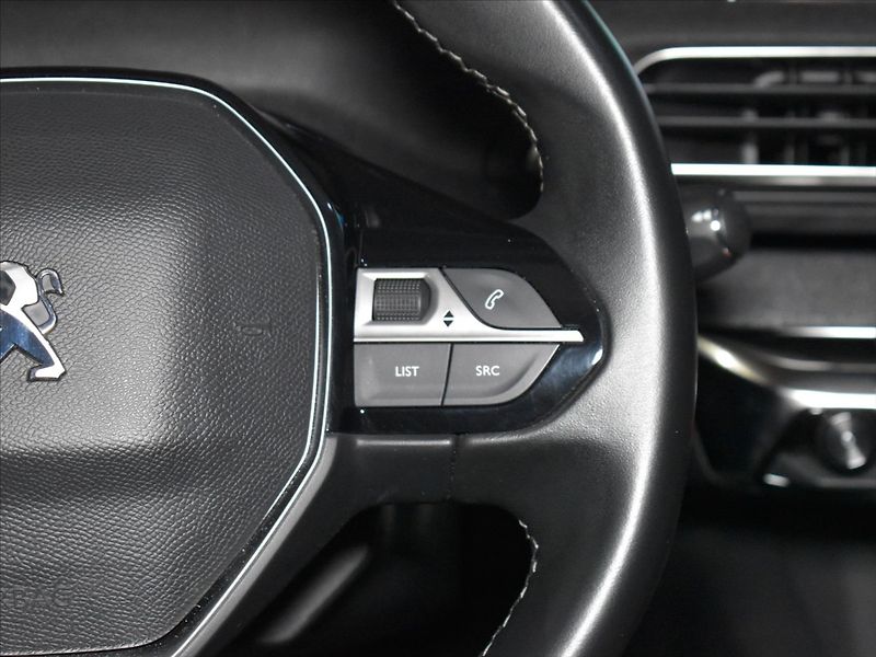 Peugeot 5008 1,5 HDI Allure Tažné,panorama - fotka 16 z 23