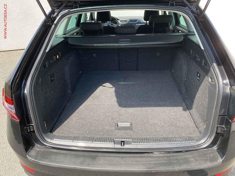 Škoda Superb (2017) 2.0 TDi, Style, kamera - fotka 7 z 17
