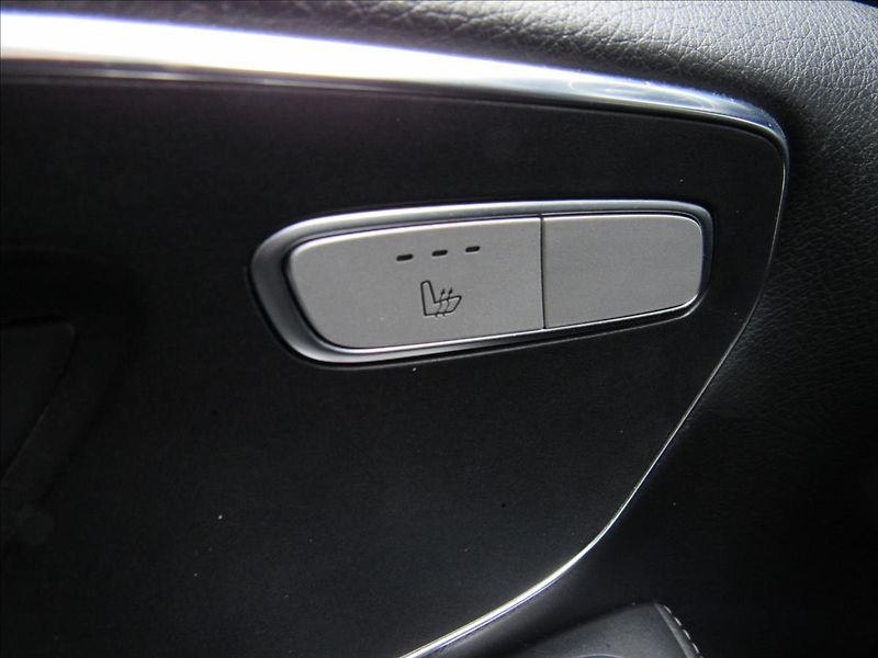 Mercedes-Benz Třídy V 2,1 V250 Avantgarde Long Autom - fotka 31 z 35